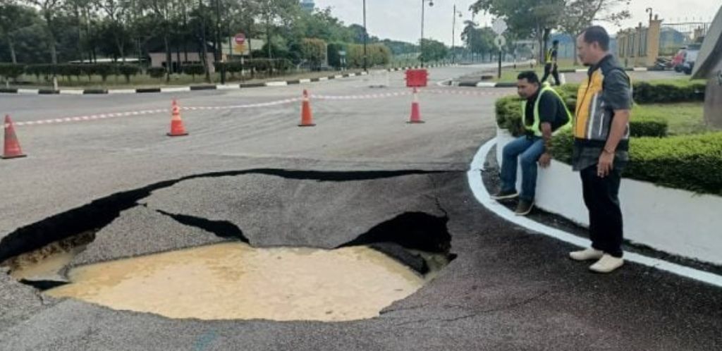 吉隆坡国际机场发生地面塌陷，路面受损