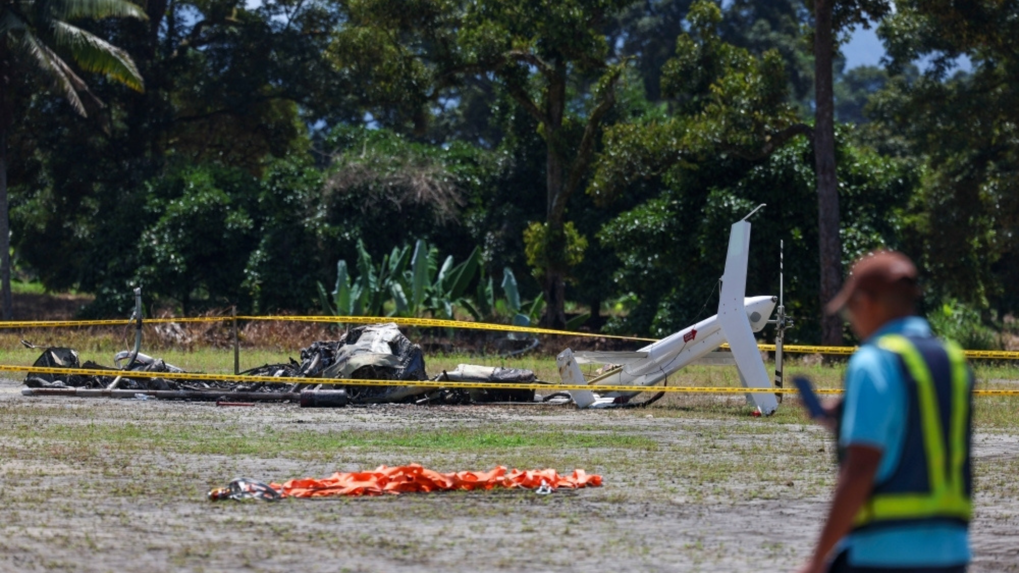 文冬直升机擦撞事故，1死1伤，火灾扑灭及时