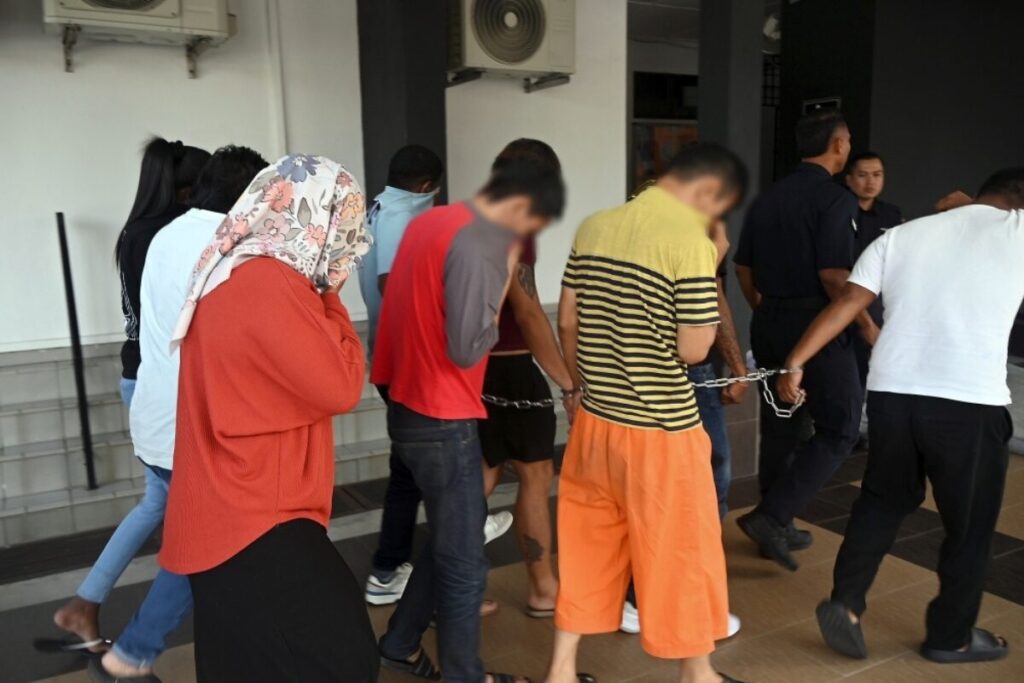 6岁男童被9岁哥哥割颈案