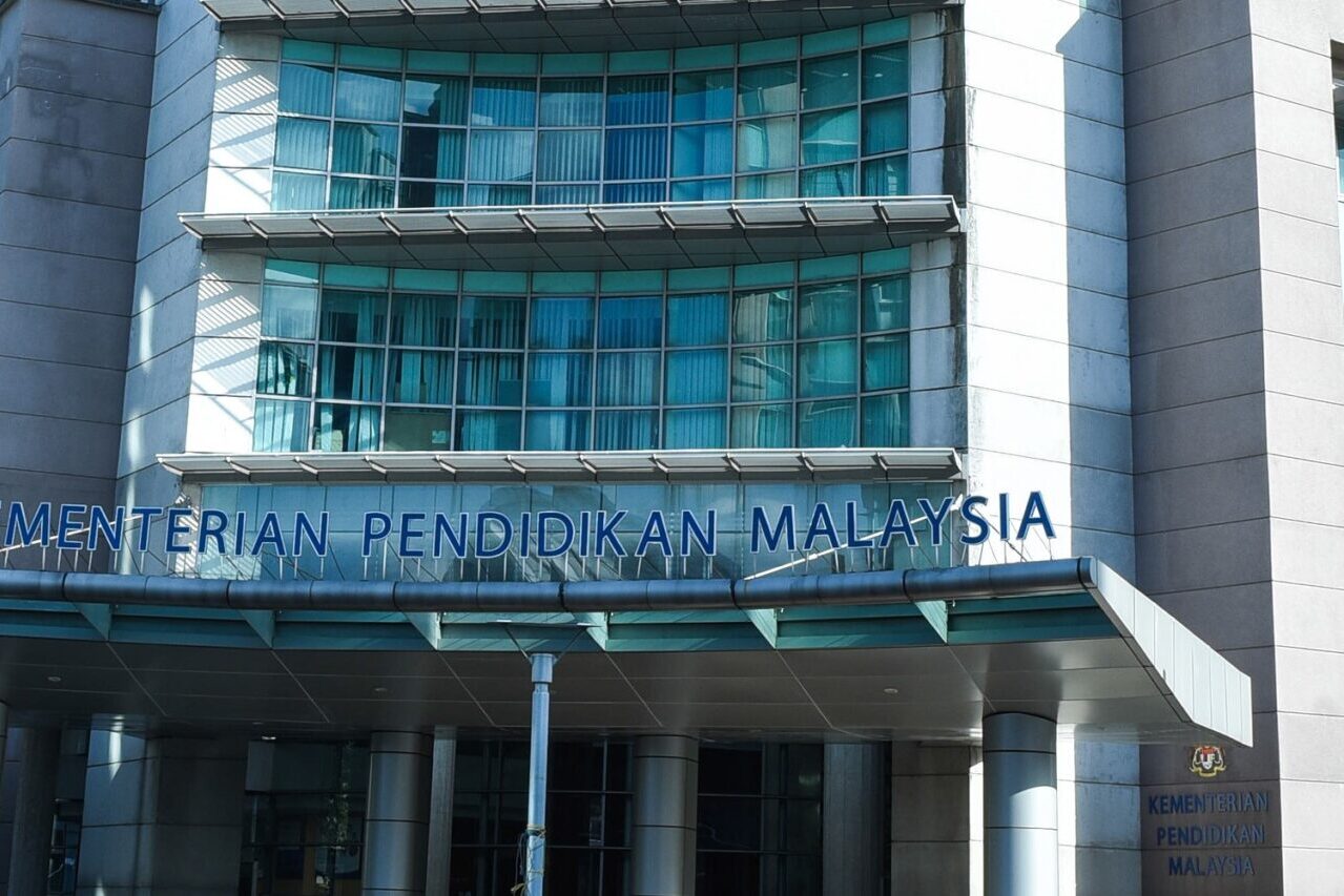 华小礼堂禁酒令撤回