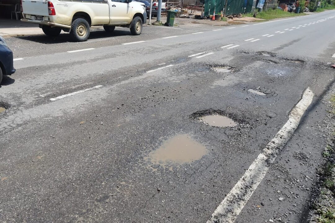 “东马自治权与石油税收问题”