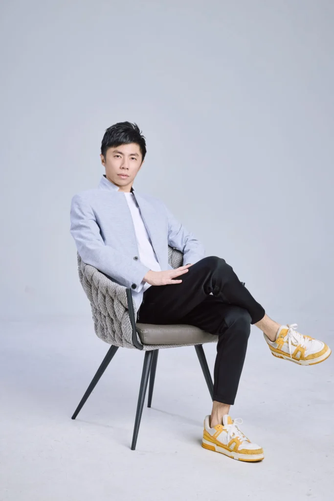 大佬们联手之后，普通人该怎么顺一顺想法？