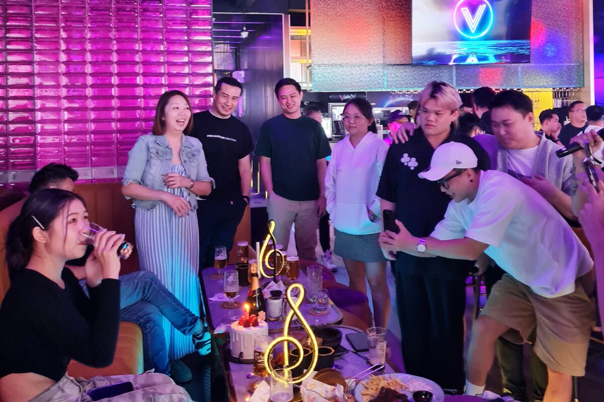 寻找最潮的聚会地点？其实你需要的是一套全方位娱乐升级解决方案