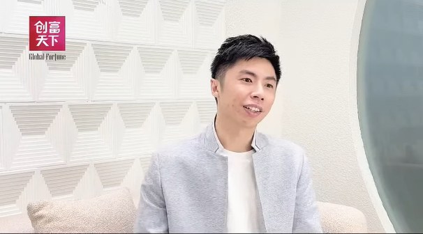他拿了林肯大学院士，但他说这不是重点