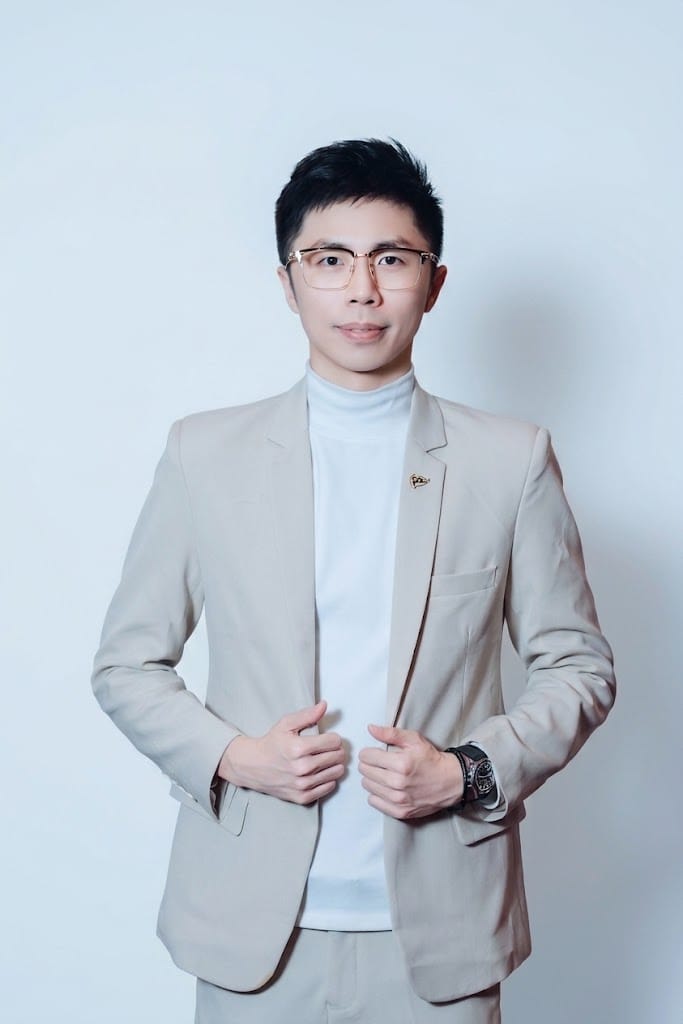 Dr Kervis Soo个人肖像